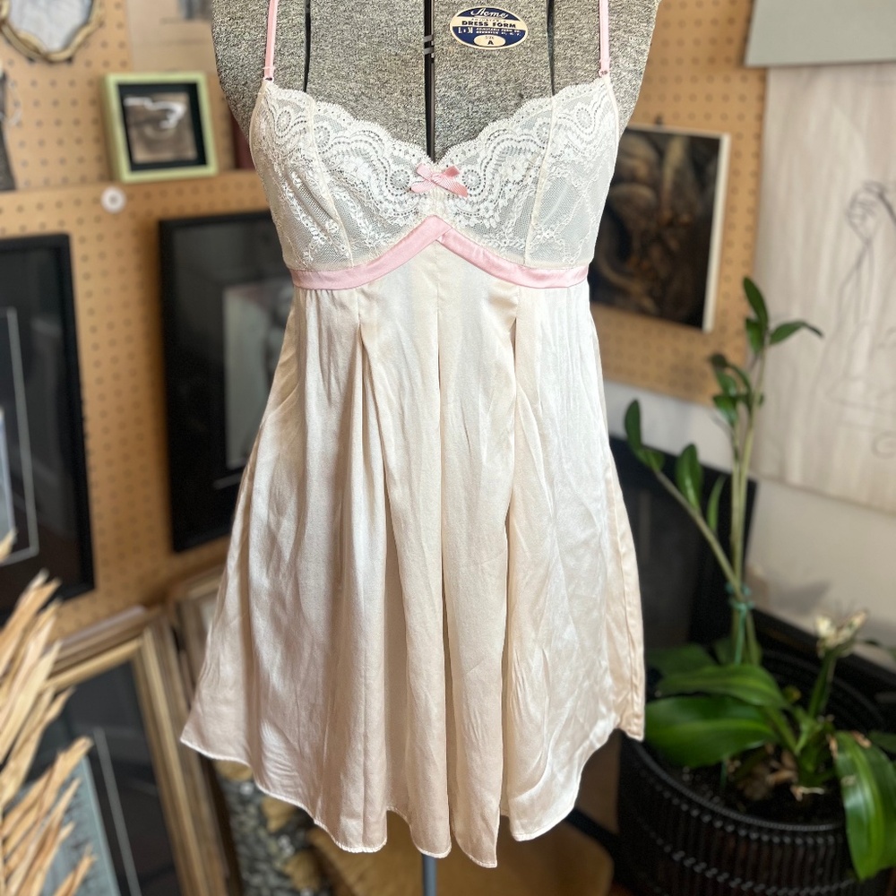 Elle Macpherson Intimates Ivory Silk Lace Full Slip M Pink Trim Adjustable Strap